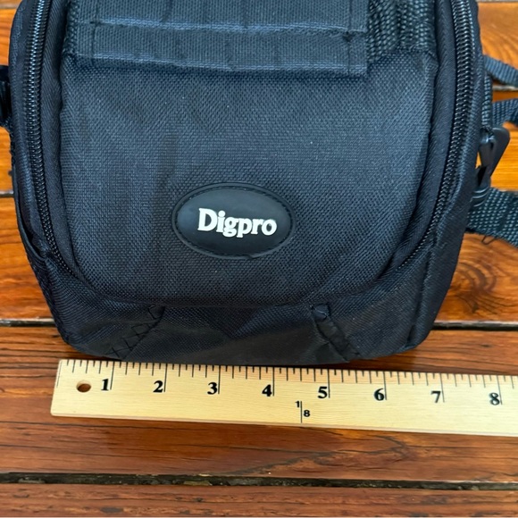 Digpro Compact Fit Design Deluxe Gadget Bag for Cameras/Camcorders Black - Picture 8 of 11